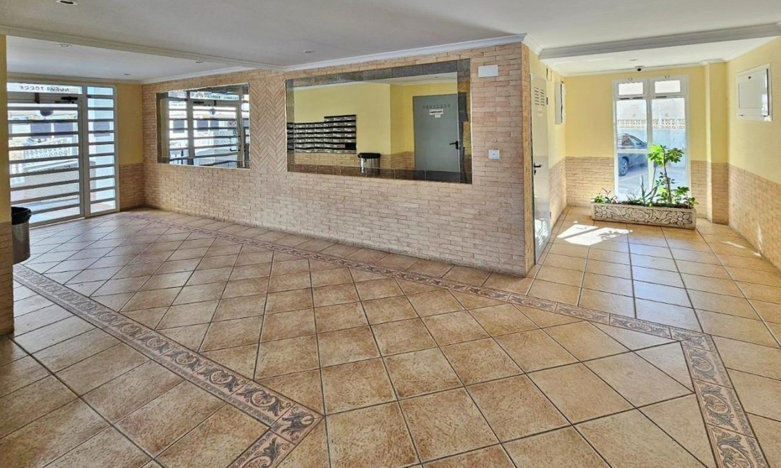 Resale - Apartment -
Torrevieja - Nueva Torrevieja