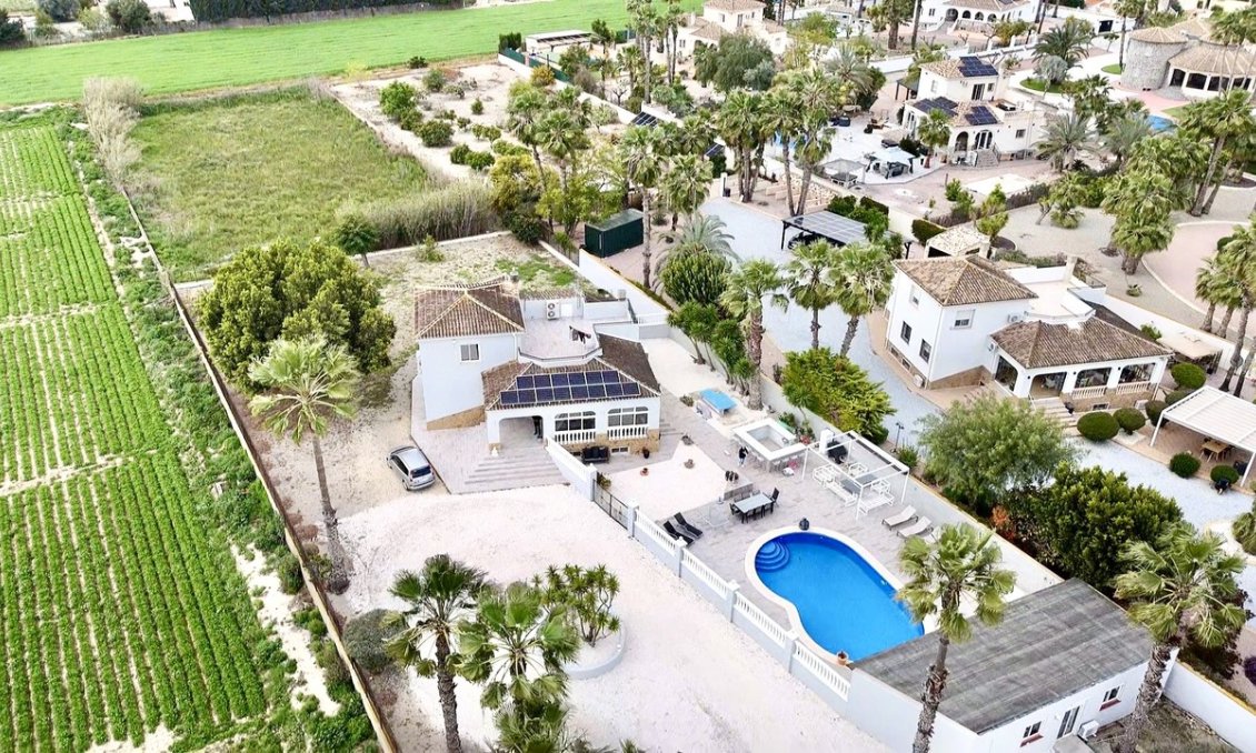 Resale - Villa -
Catral - Costa Blanca