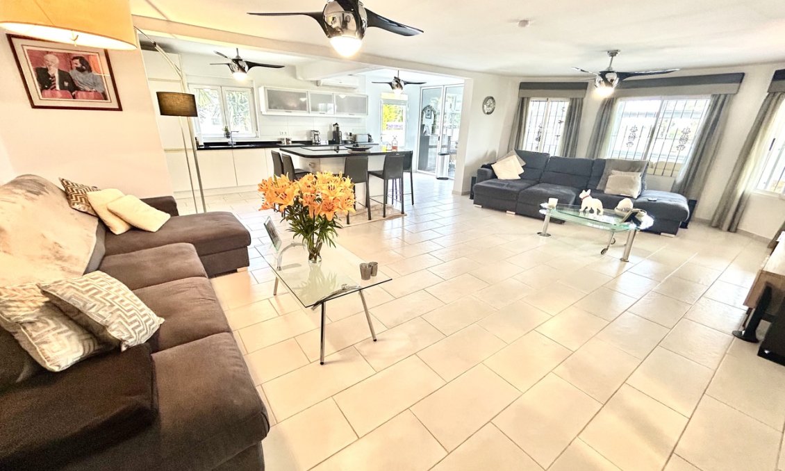 Resale - Villa -
Catral - Costa Blanca