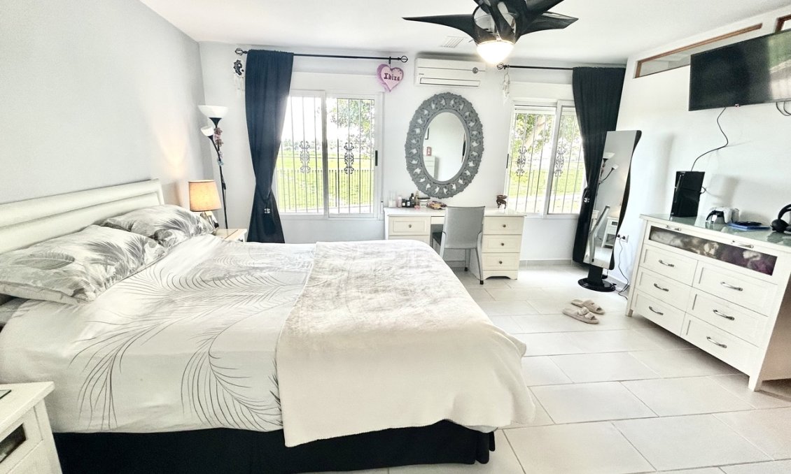 Resale - Villa -
Catral - Costa Blanca