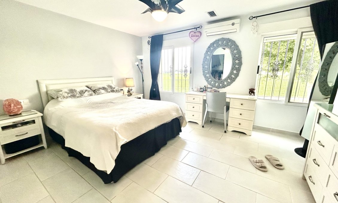 Resale - Villa -
Catral - Costa Blanca