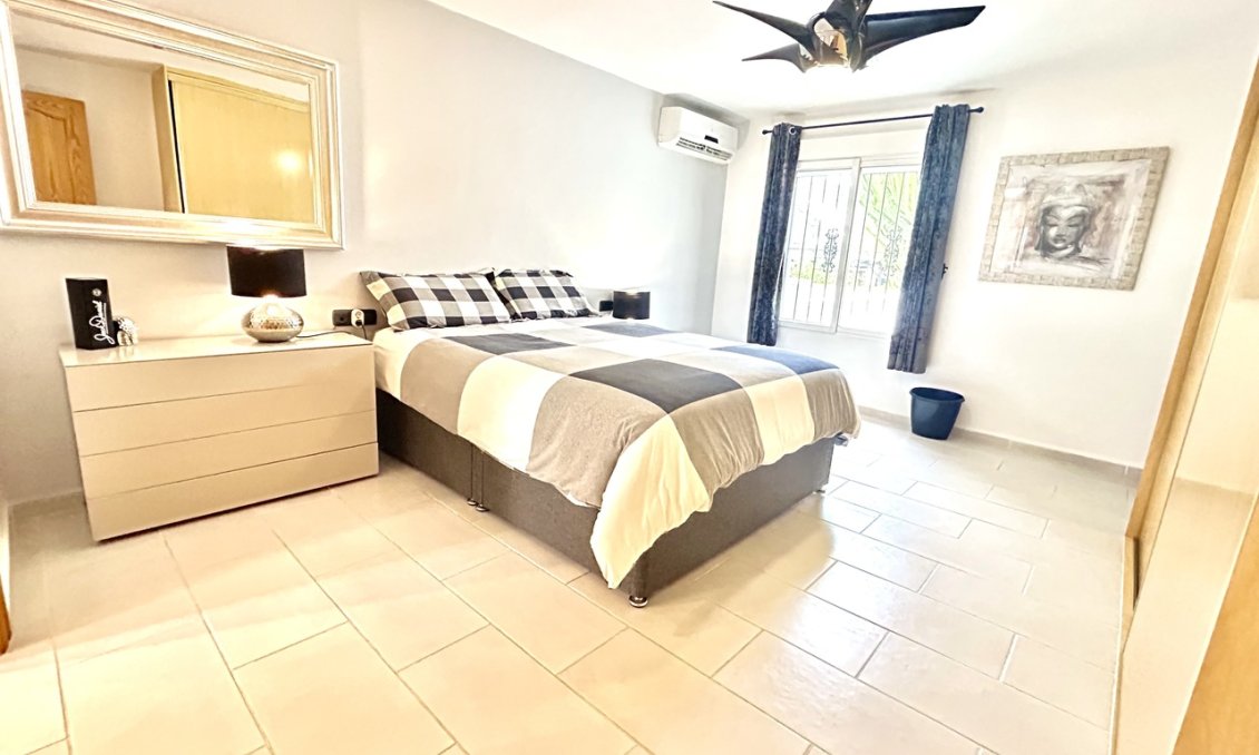 Resale - Villa -
Catral - Costa Blanca