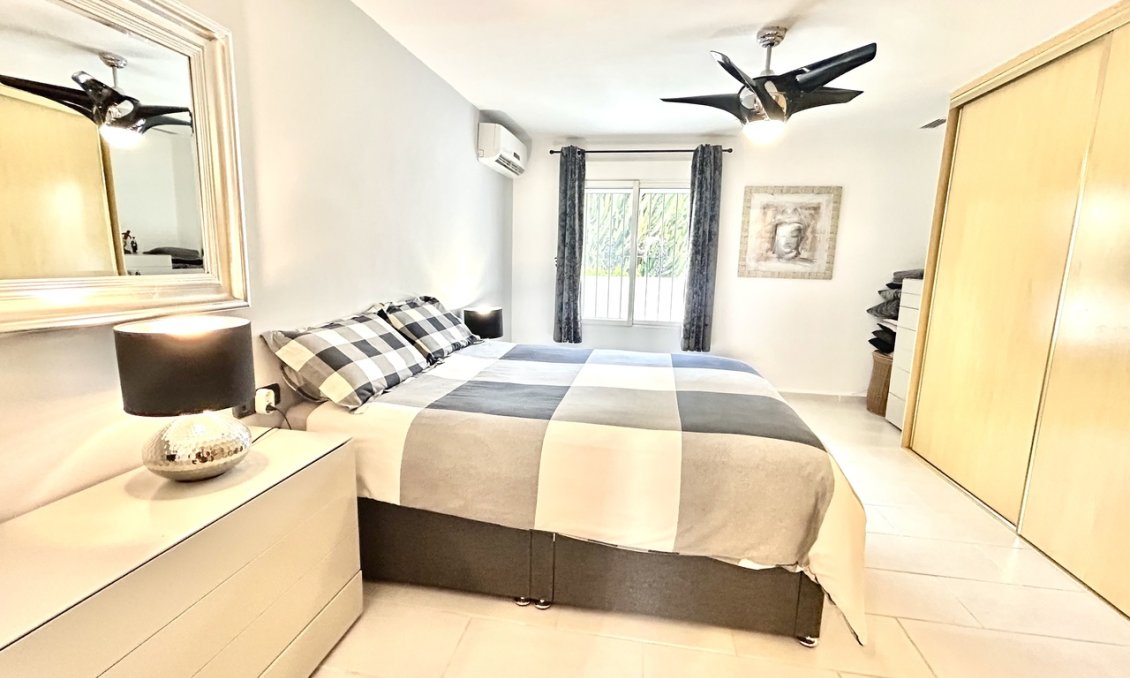 Resale - Villa -
Catral - Costa Blanca