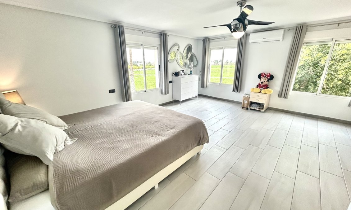 Resale - Villa -
Catral - Costa Blanca