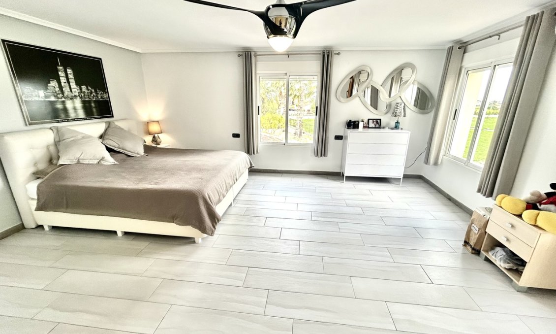 Resale - Villa -
Catral - Costa Blanca