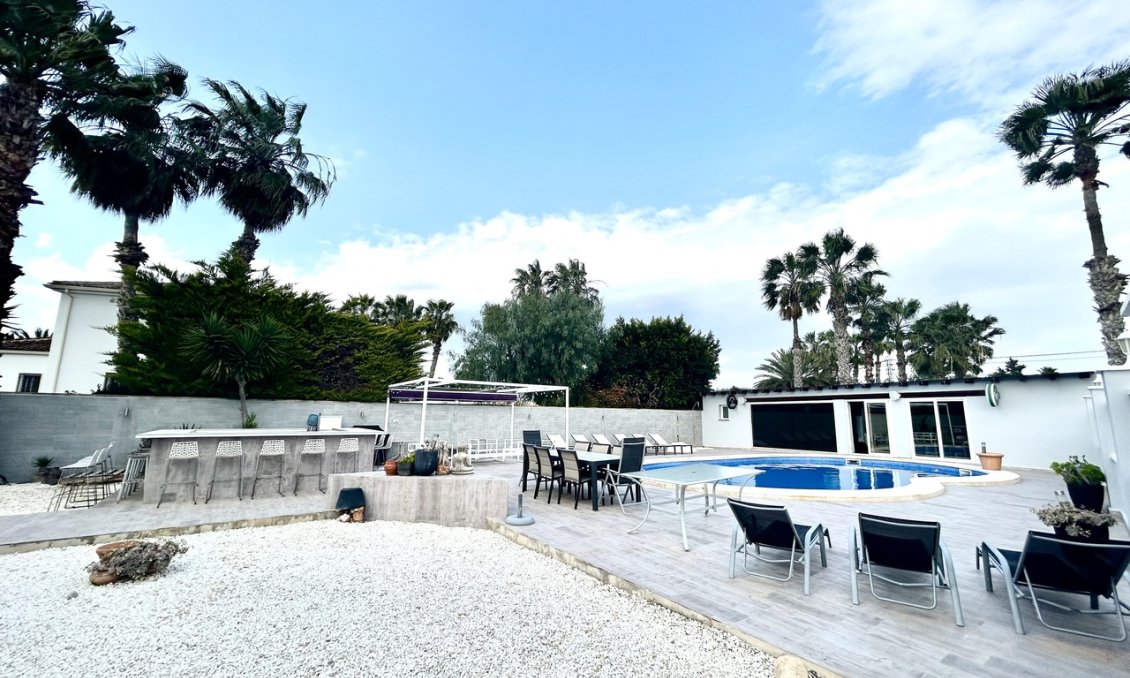 Resale - Villa -
Catral - Costa Blanca