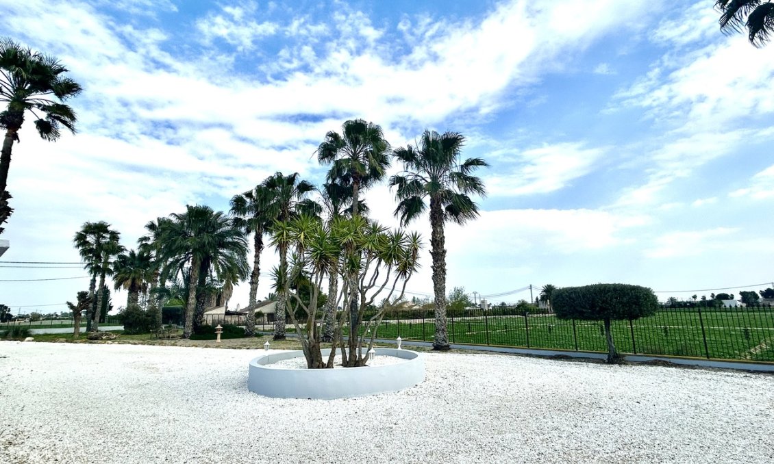 Resale - Villa -
Catral - Costa Blanca