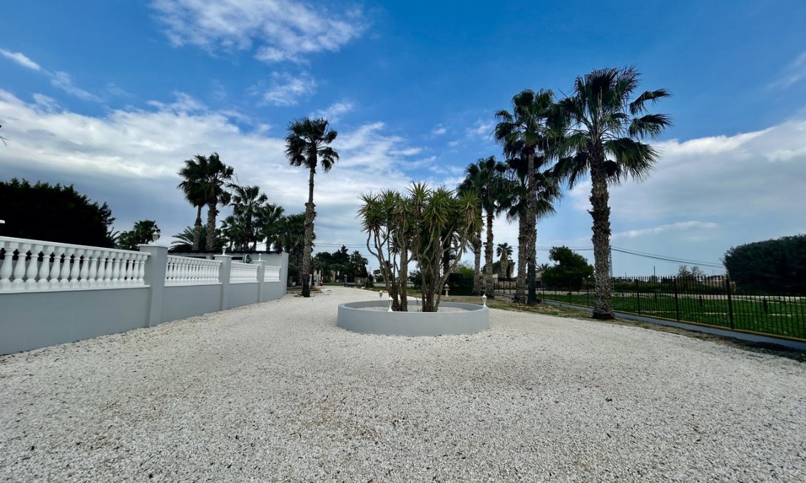 Resale - Villa -
Catral - Costa Blanca