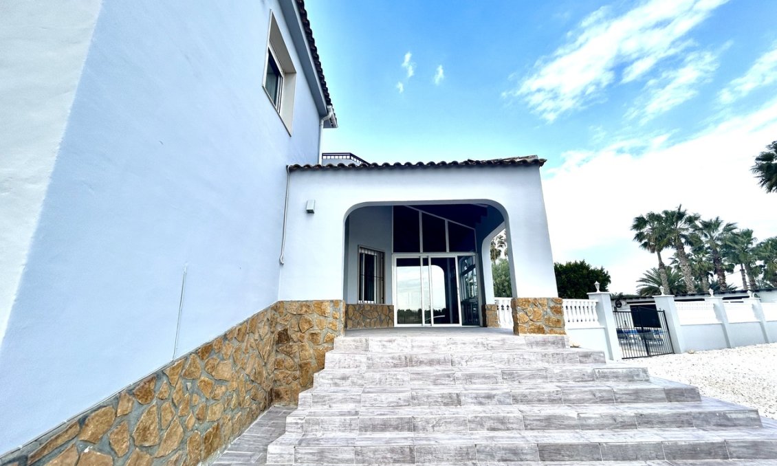 Resale - Villa -
Catral - Costa Blanca