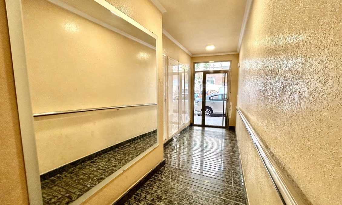 Wiederverkauf - Wohnung -
Torrevieja - Costa Blanca