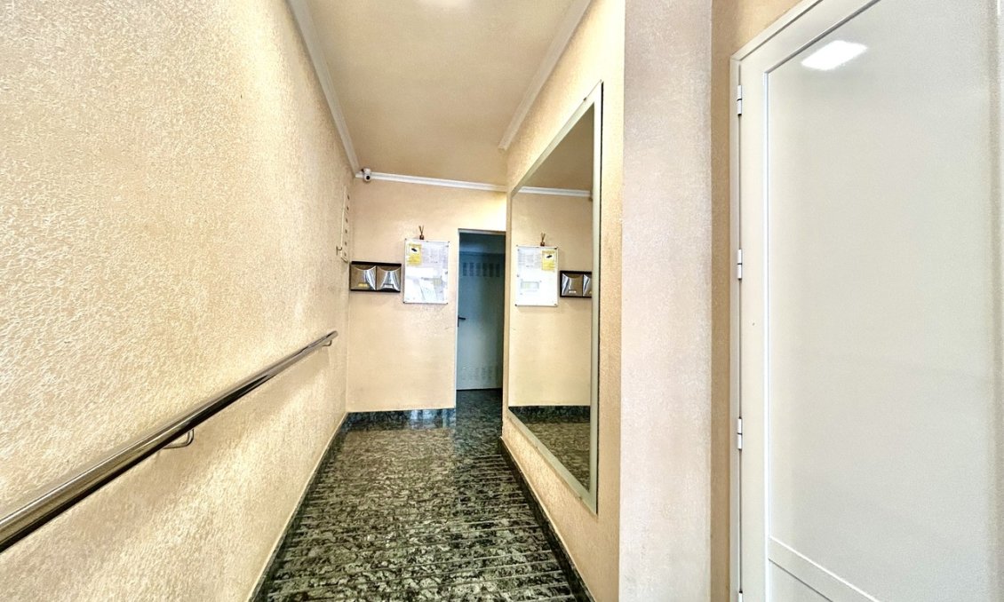 Wiederverkauf - Wohnung -
Torrevieja - Costa Blanca