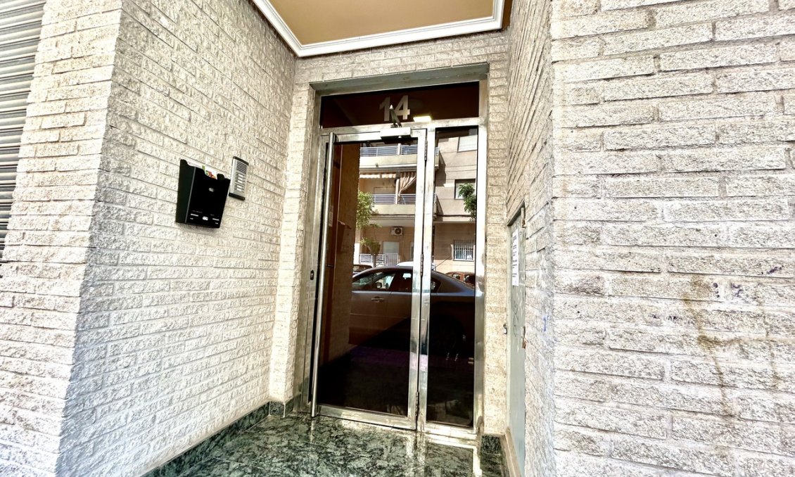 Wiederverkauf - Wohnung -
Torrevieja - Costa Blanca