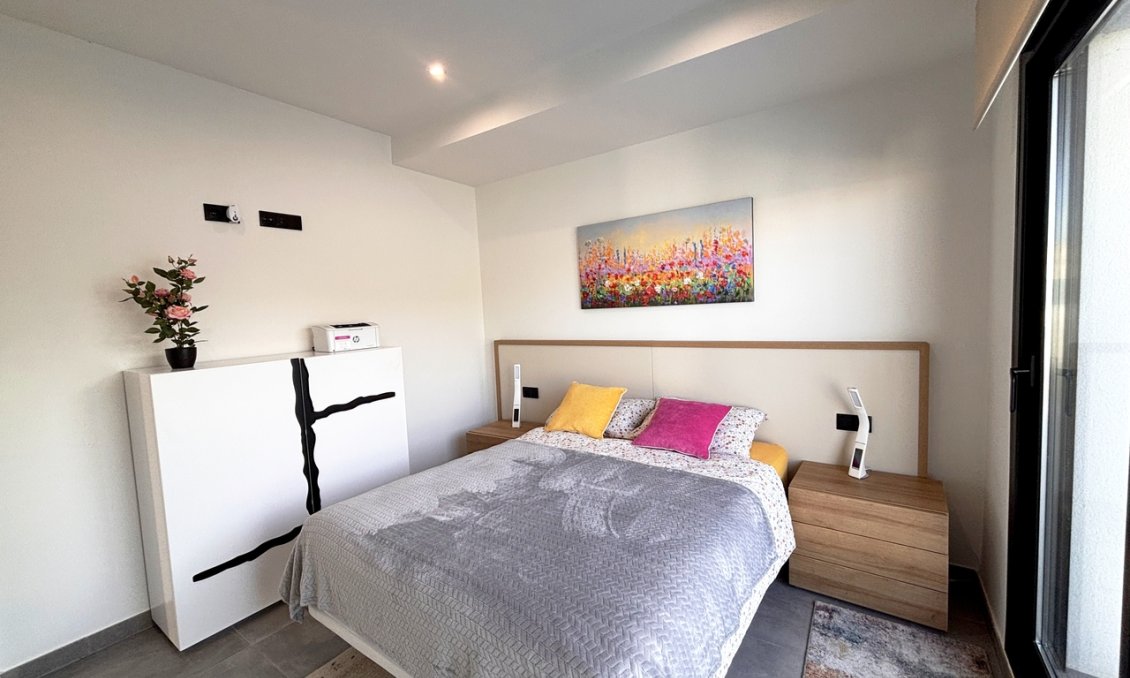 Resale - Villa -
Villamartin - Costa Blanca