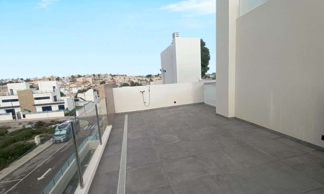 Resale - Villa -
Villamartin - Costa Blanca