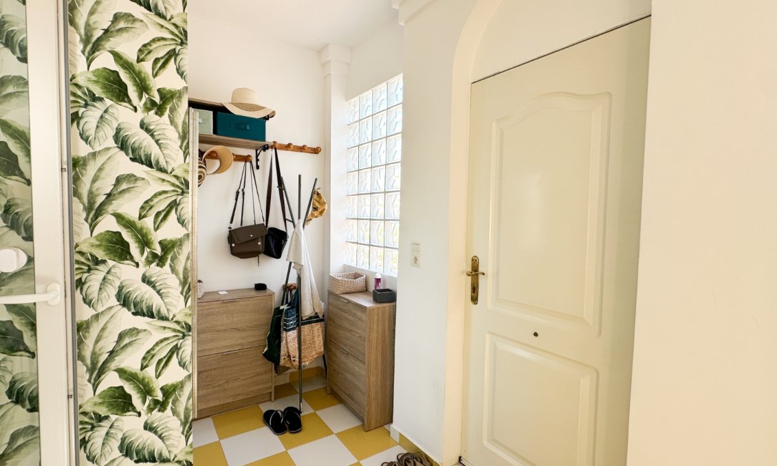 Resale - Villa -
Torrevieja - Costa Blanca