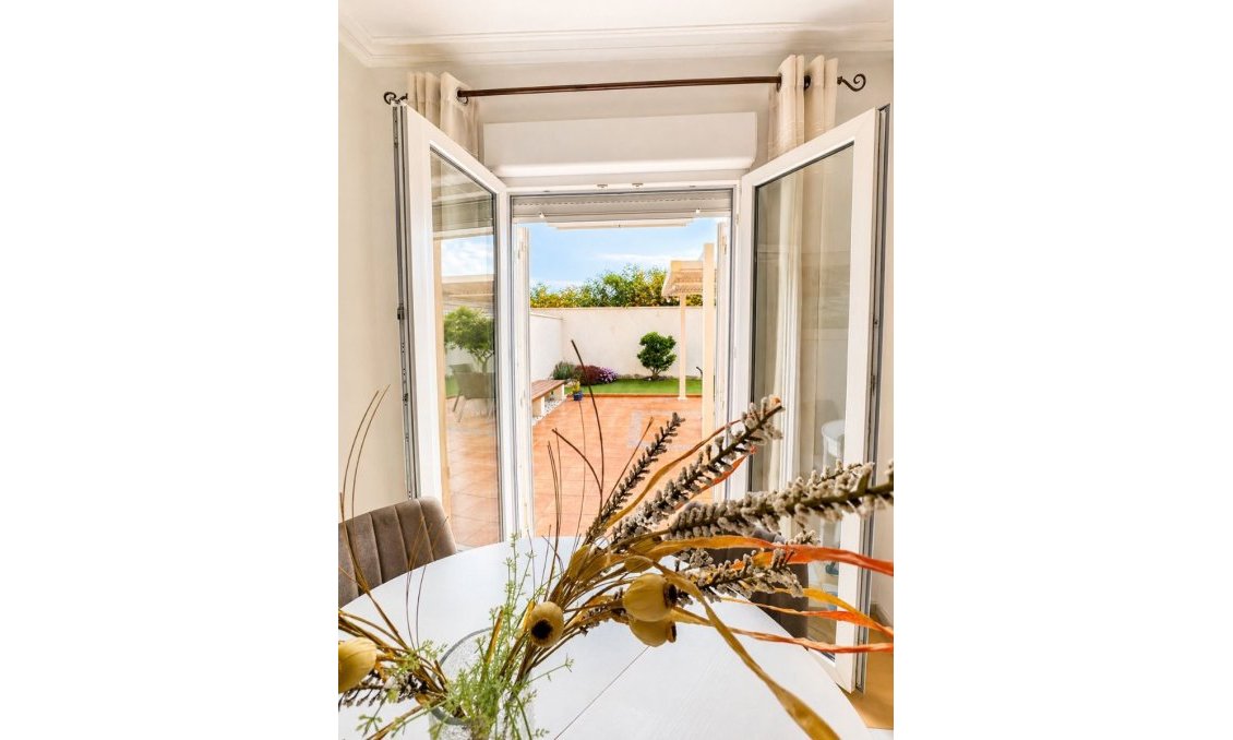Resale - Villa -
Torrevieja - Costa Blanca