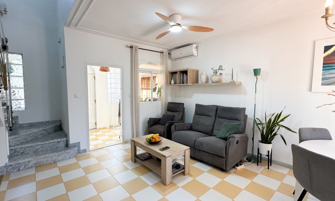 Resale - Villa -
Torrevieja - Costa Blanca