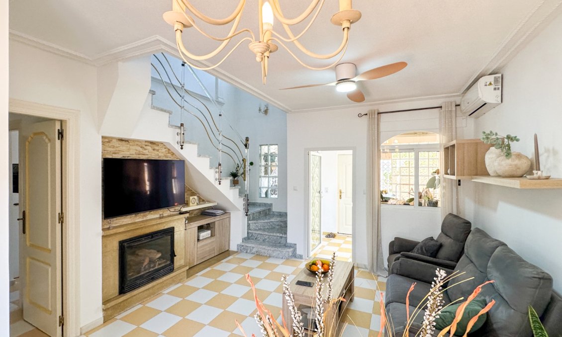 Resale - Villa -
Torrevieja - Costa Blanca