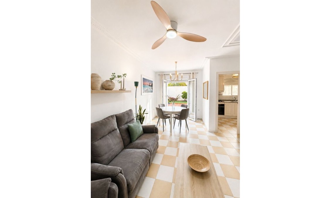 Resale - Villa -
Torrevieja - Costa Blanca