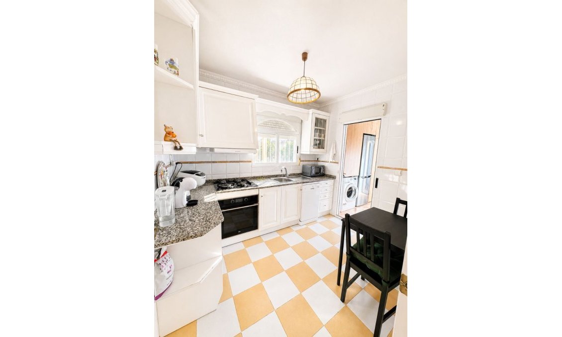 Resale - Villa -
Torrevieja - Costa Blanca