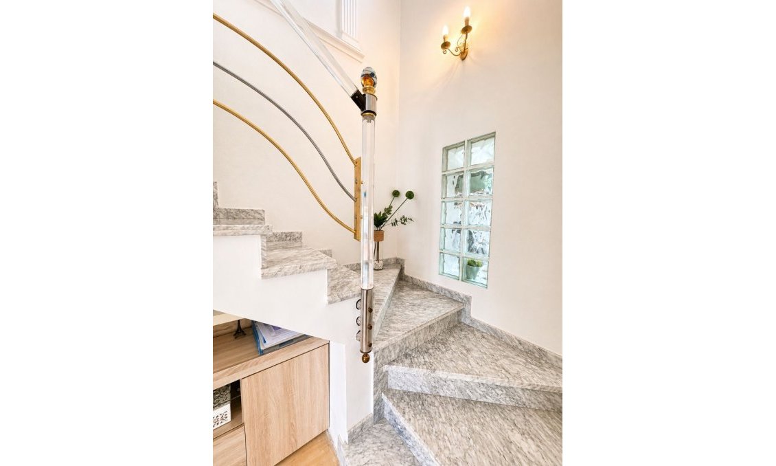 Resale - Villa -
Torrevieja - Costa Blanca