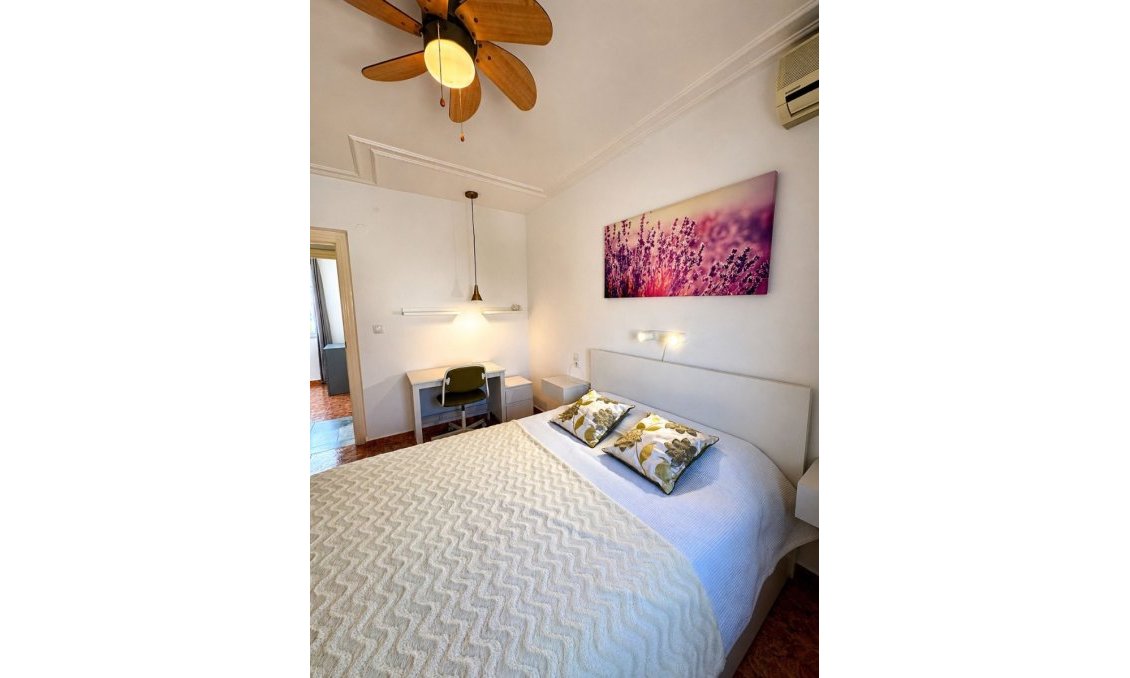 Resale - Villa -
Torrevieja - Costa Blanca