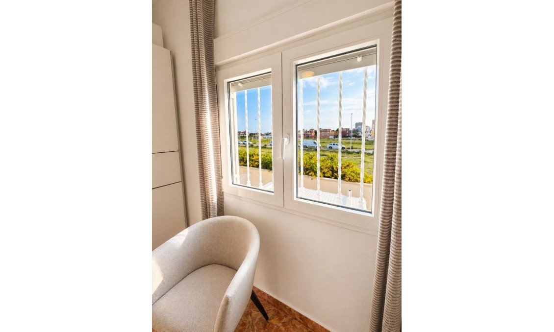 Resale - Villa -
Torrevieja - Costa Blanca