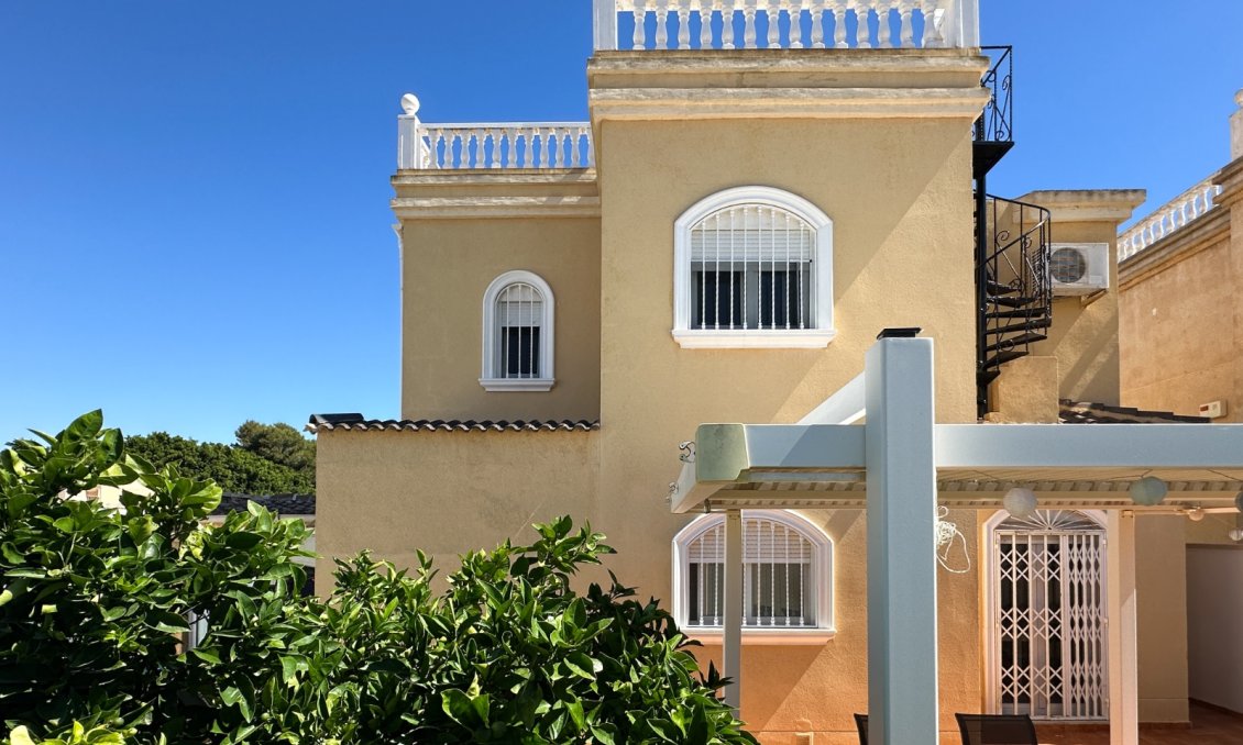 Resale - Villa -
Torrevieja - Costa Blanca