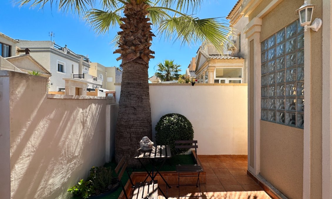 Resale - Villa -
Torrevieja - Costa Blanca