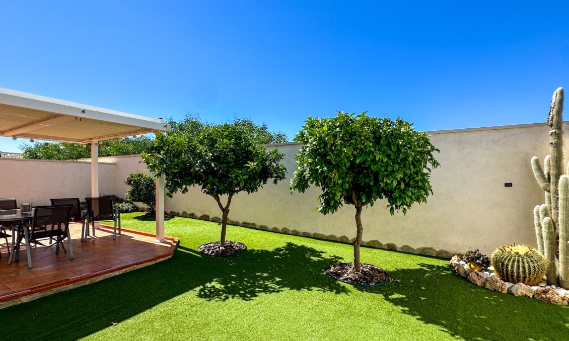 Resale - Villa -
Torrevieja - Costa Blanca