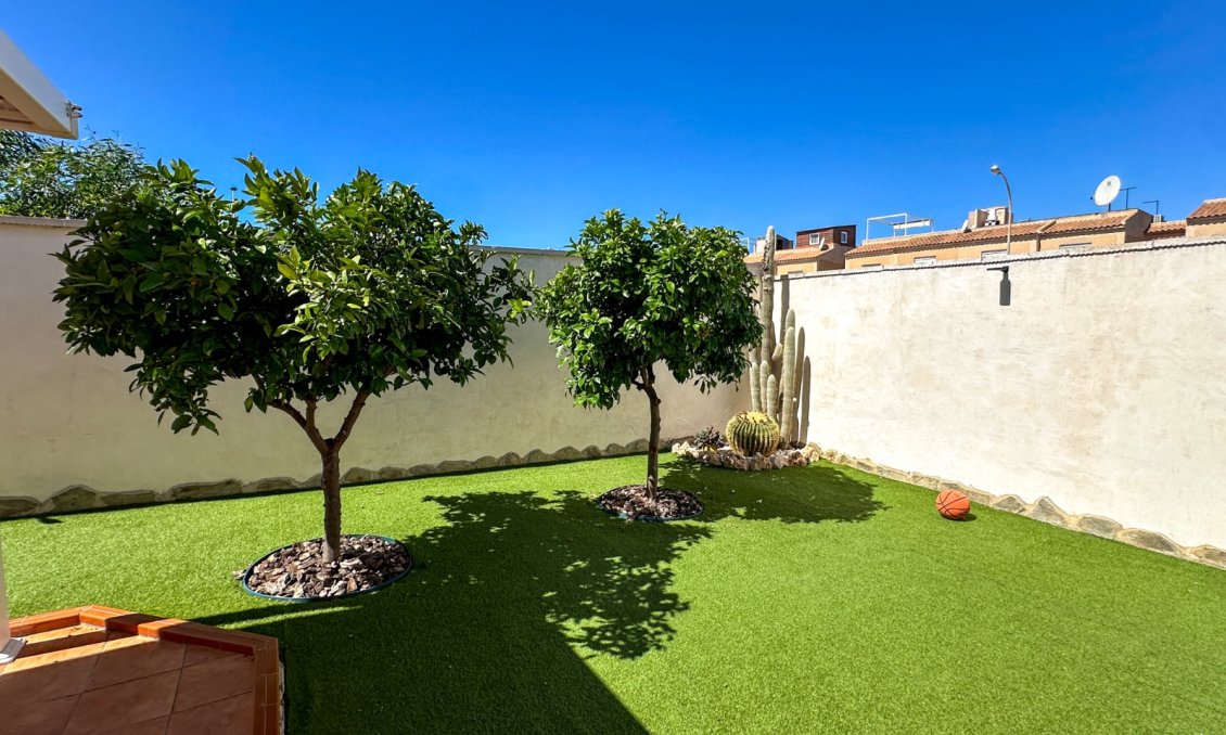 Resale - Villa -
Torrevieja - Costa Blanca
