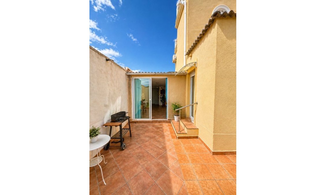 Resale - Villa -
Torrevieja - Costa Blanca