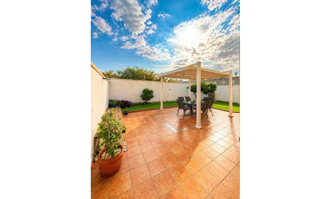 Resale - Villa -
Torrevieja - Costa Blanca