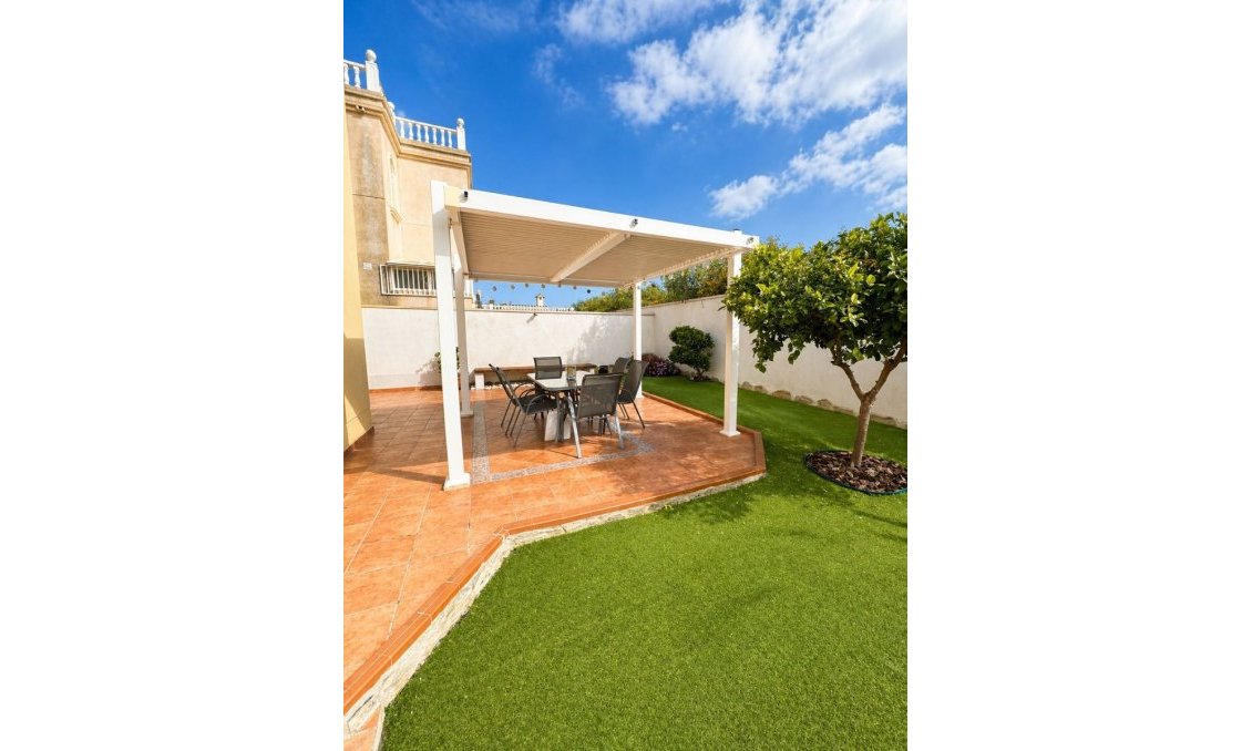 Resale - Villa -
Torrevieja - Costa Blanca