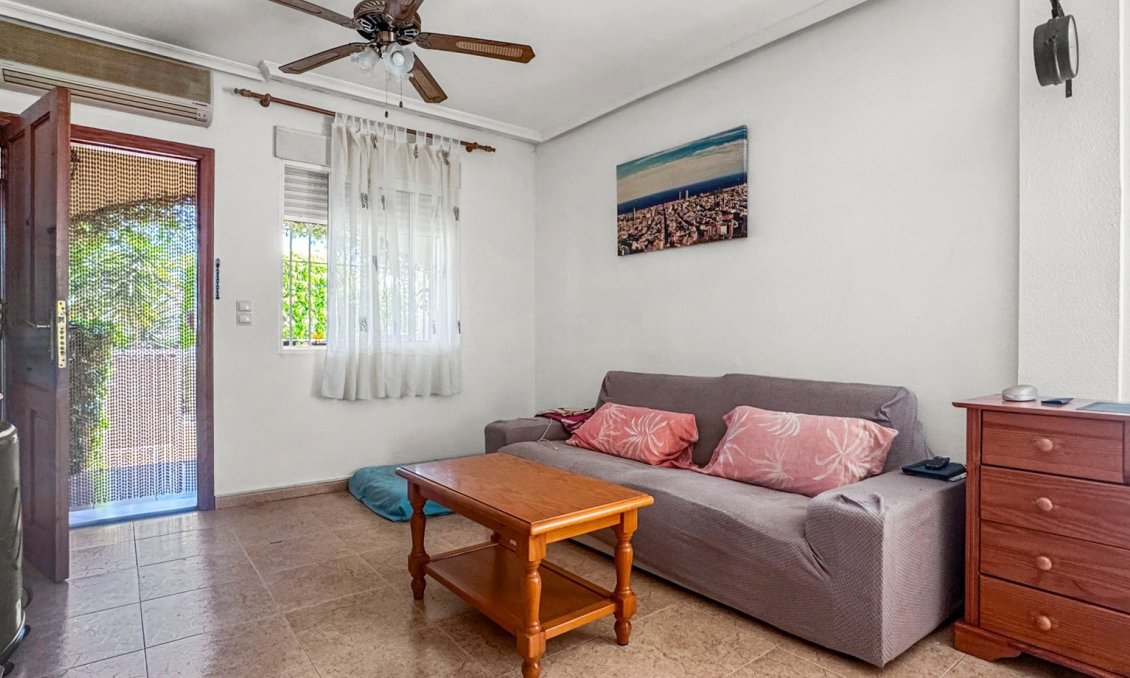 Resale - Bungalow -
Orihuela Costa - Costa Blanca