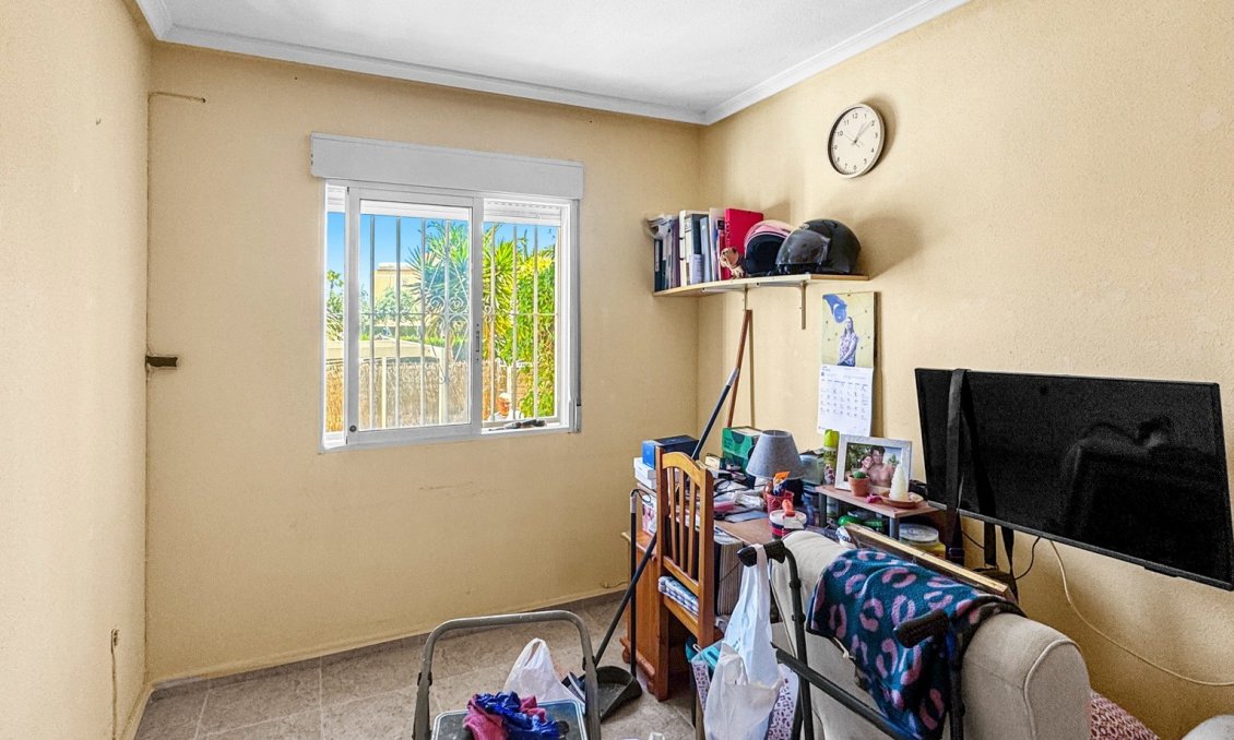 Resale - Bungalow -
Orihuela Costa - Costa Blanca