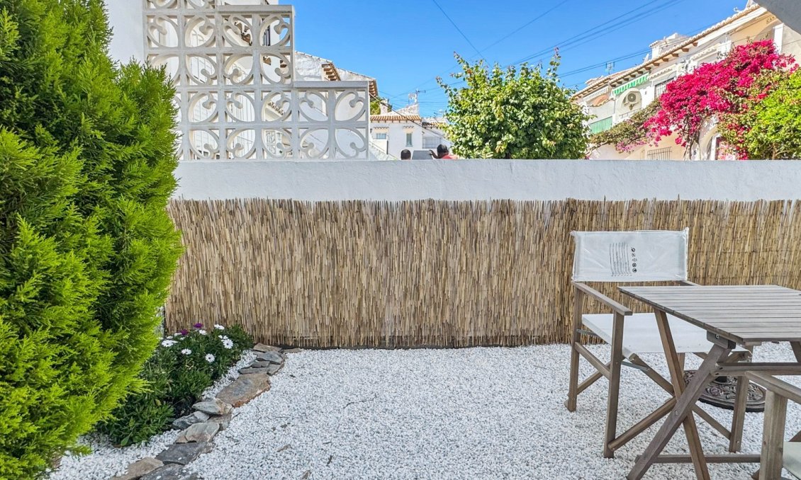 Resale - Bungalow -
Torrevieja - Costa Blanca