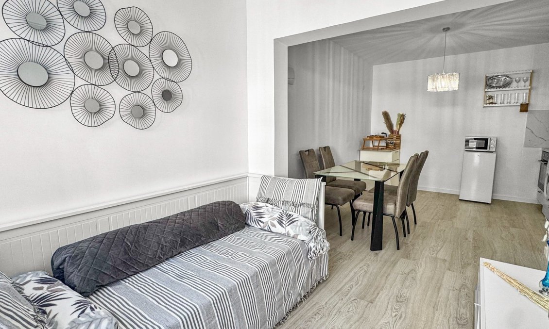 Resale - Bungalow -
Torrevieja - Costa Blanca