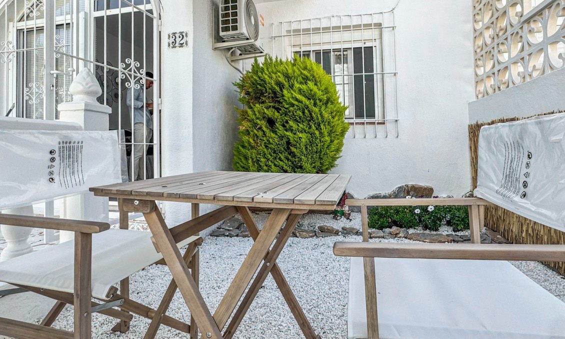 Resale - Bungalow -
Torrevieja - Costa Blanca