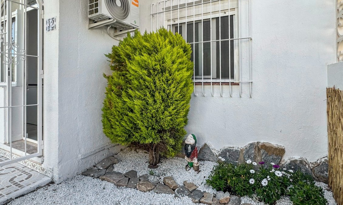 Resale - Bungalow -
Torrevieja - Costa Blanca