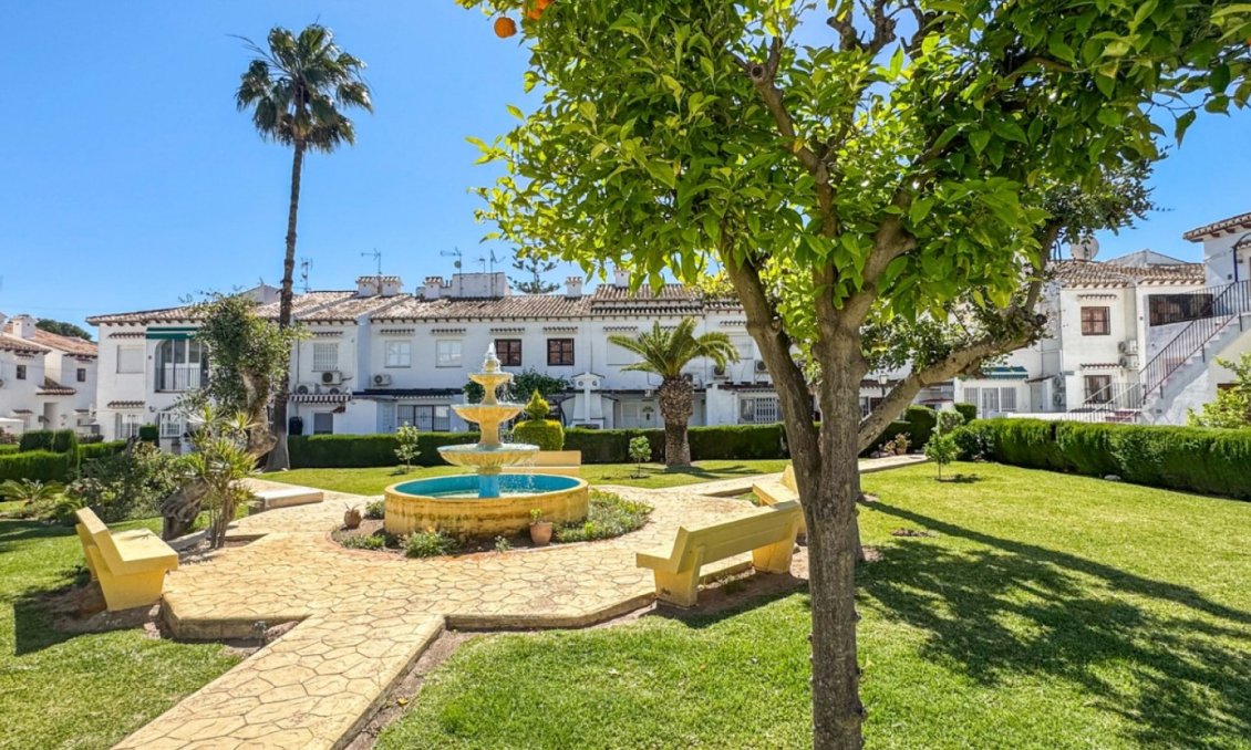 Resale - Bungalow -
Torrevieja - Costa Blanca