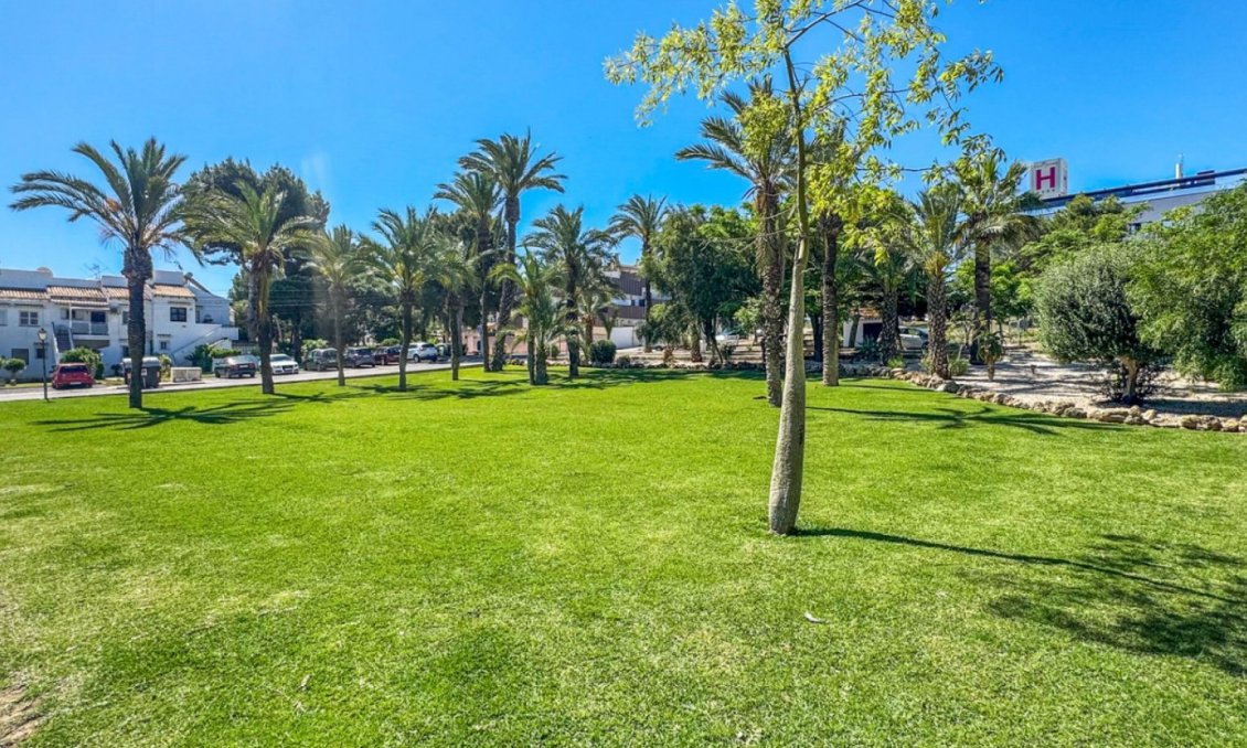 Resale - Bungalow -
Torrevieja - Costa Blanca