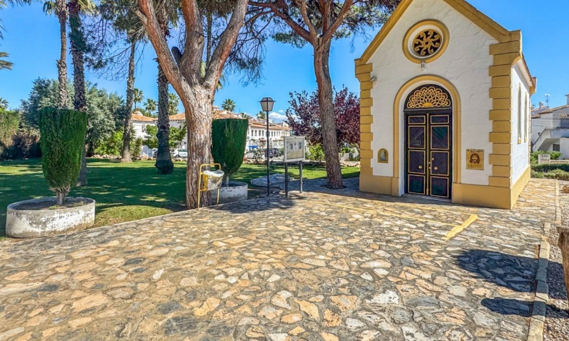 Resale - Bungalow -
Torrevieja - Costa Blanca