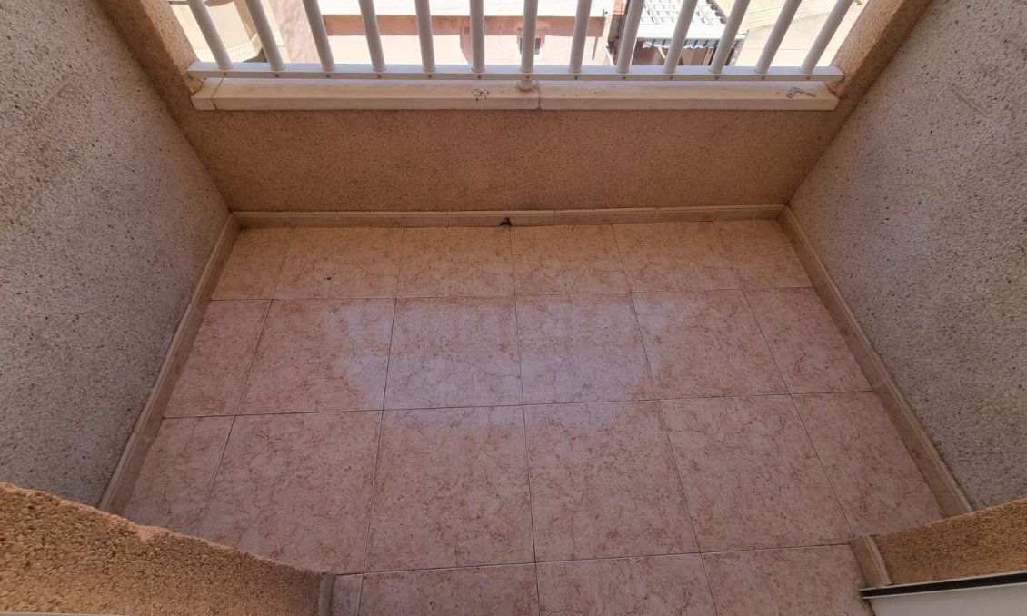 Segunda mano - Apartamento -
Torrevieja - El Molino