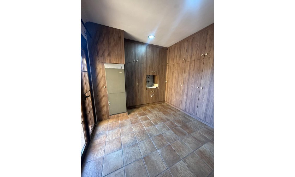 Resale - Townhouse -
Avileses