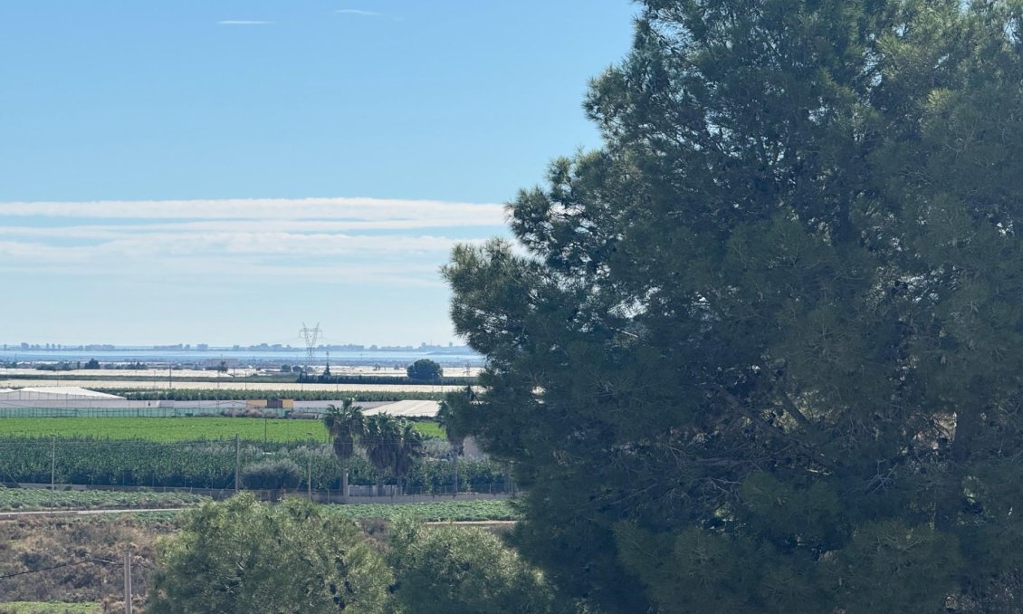 Resale - Townhouse -
Avileses