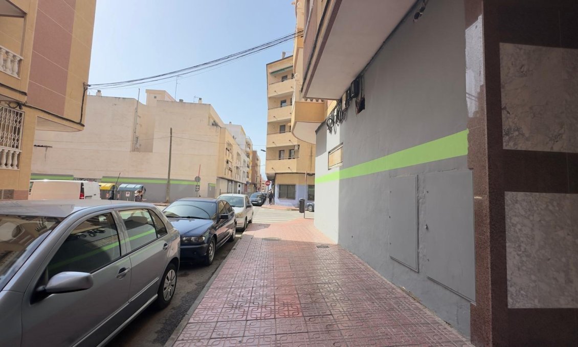 Revânzare - Apartament -
Torrevieja - Centro
