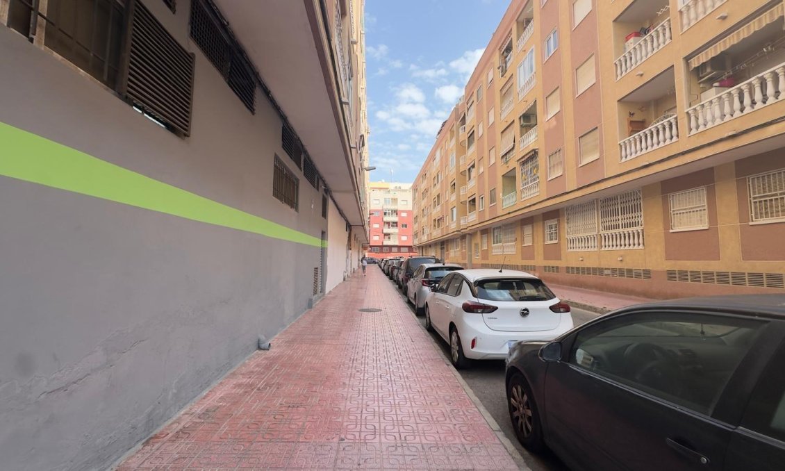 Revânzare - Apartament -
Torrevieja - Centro