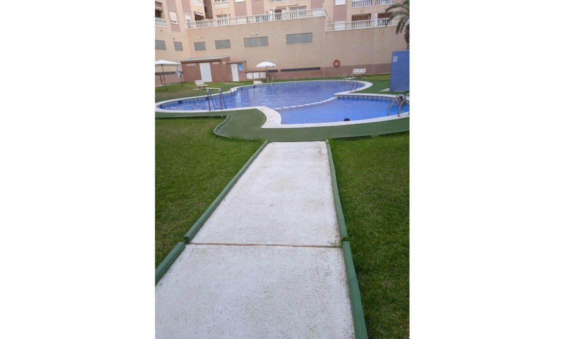 Revânzare - Apartament -
Torrevieja - Centro