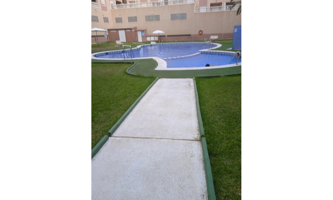 Revânzare - Apartament -
Torrevieja - Centro